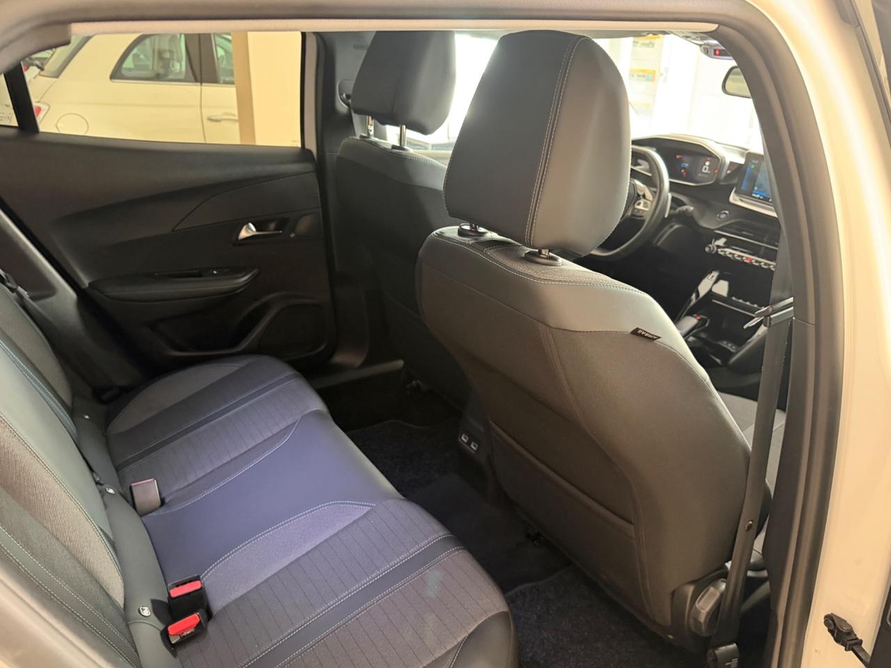 Peugeot 2008 BlueHDi 130 S&S EAT8 Allure Pack