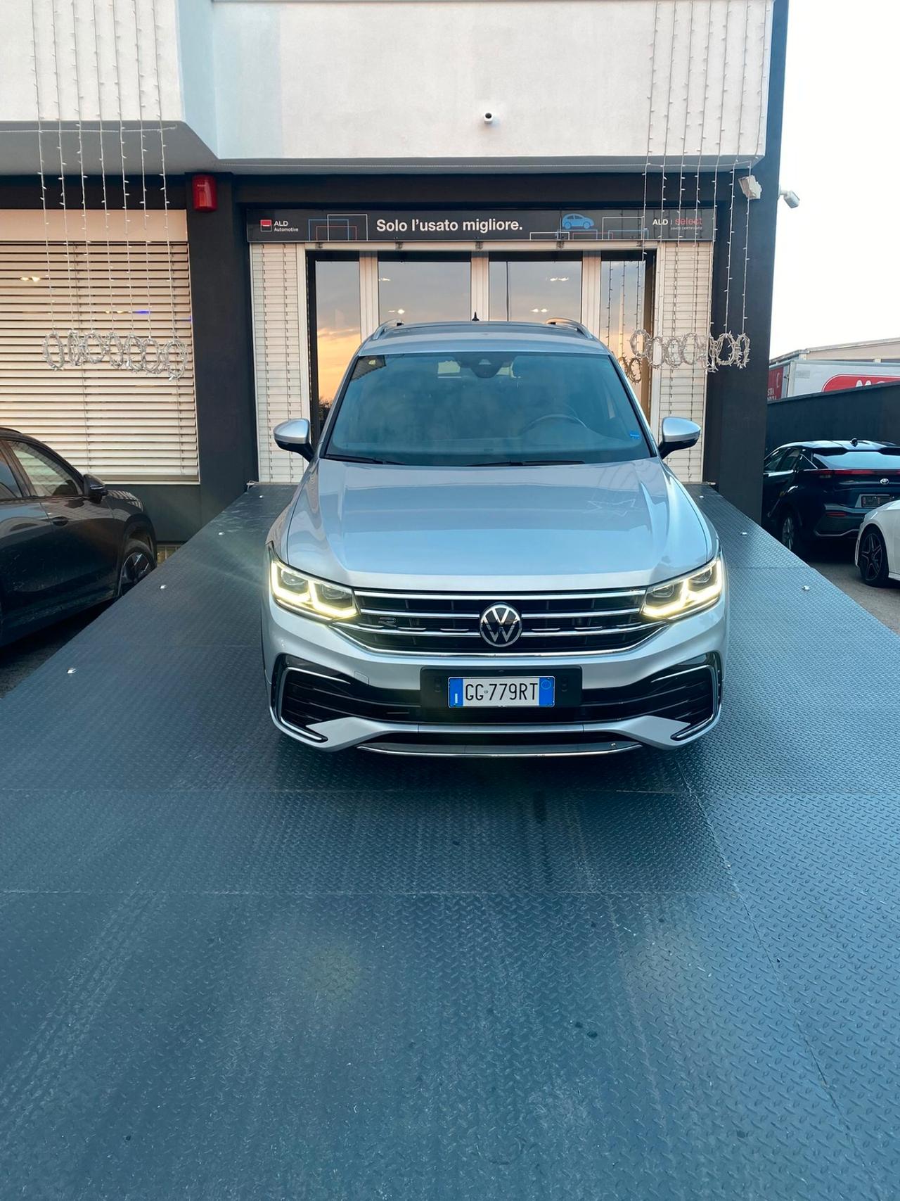 Volkswagen Tiguan 2.0 TDI 200 CV SCR DSG 4MOTION R-Line