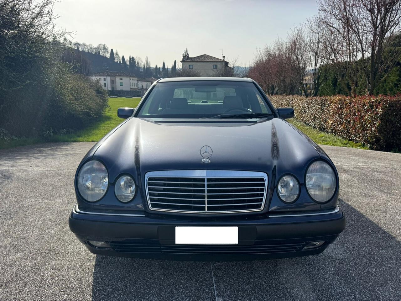 Mercedes Classe E 200 Elegance W210 Benzina – Ottime Condizioni