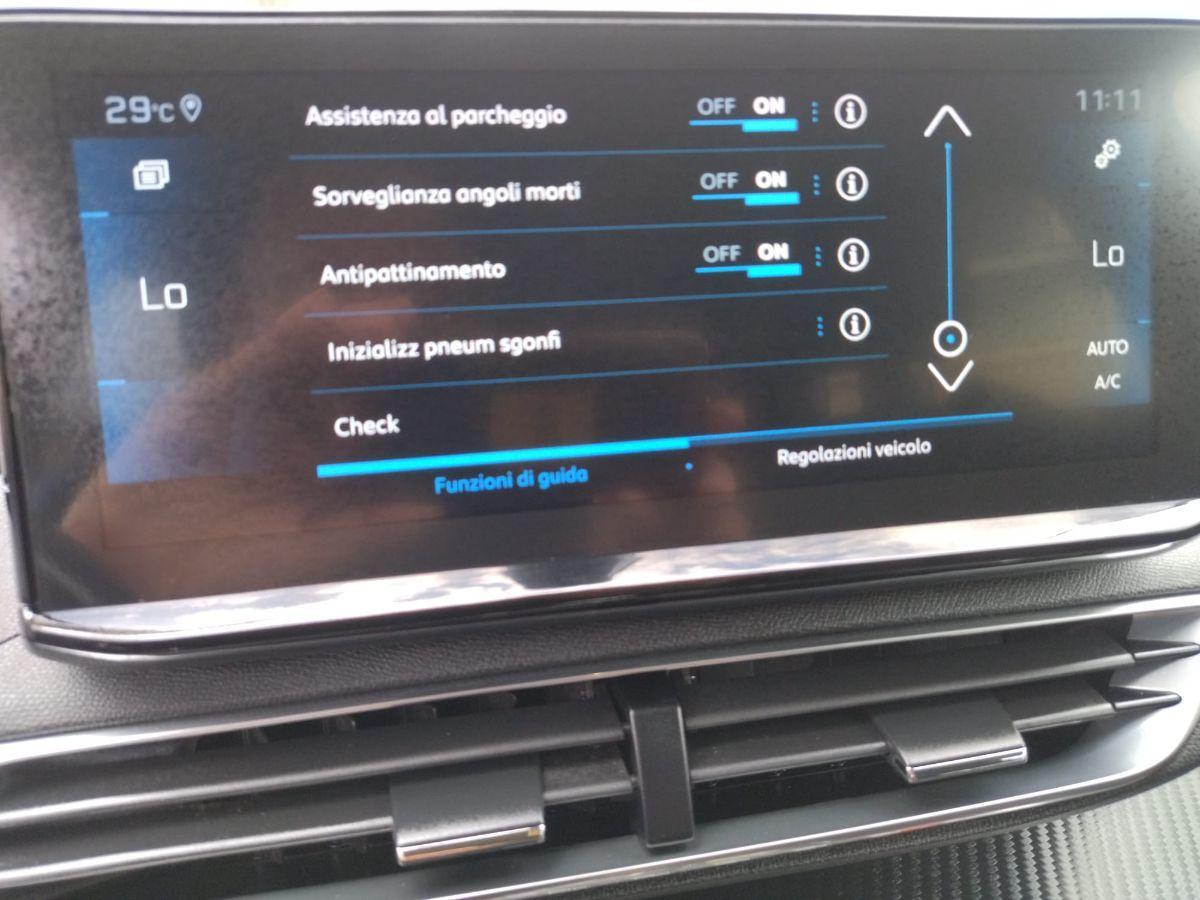 PEUGEOT 5008 BlueHDi 130 EAT8 Allure 7 POSTI
