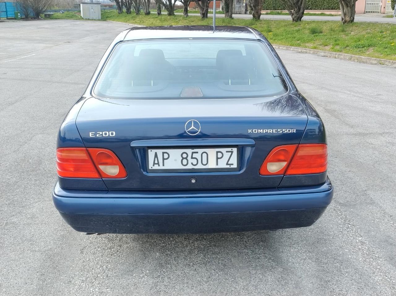 Mercedes-benz E 200 cat Classic