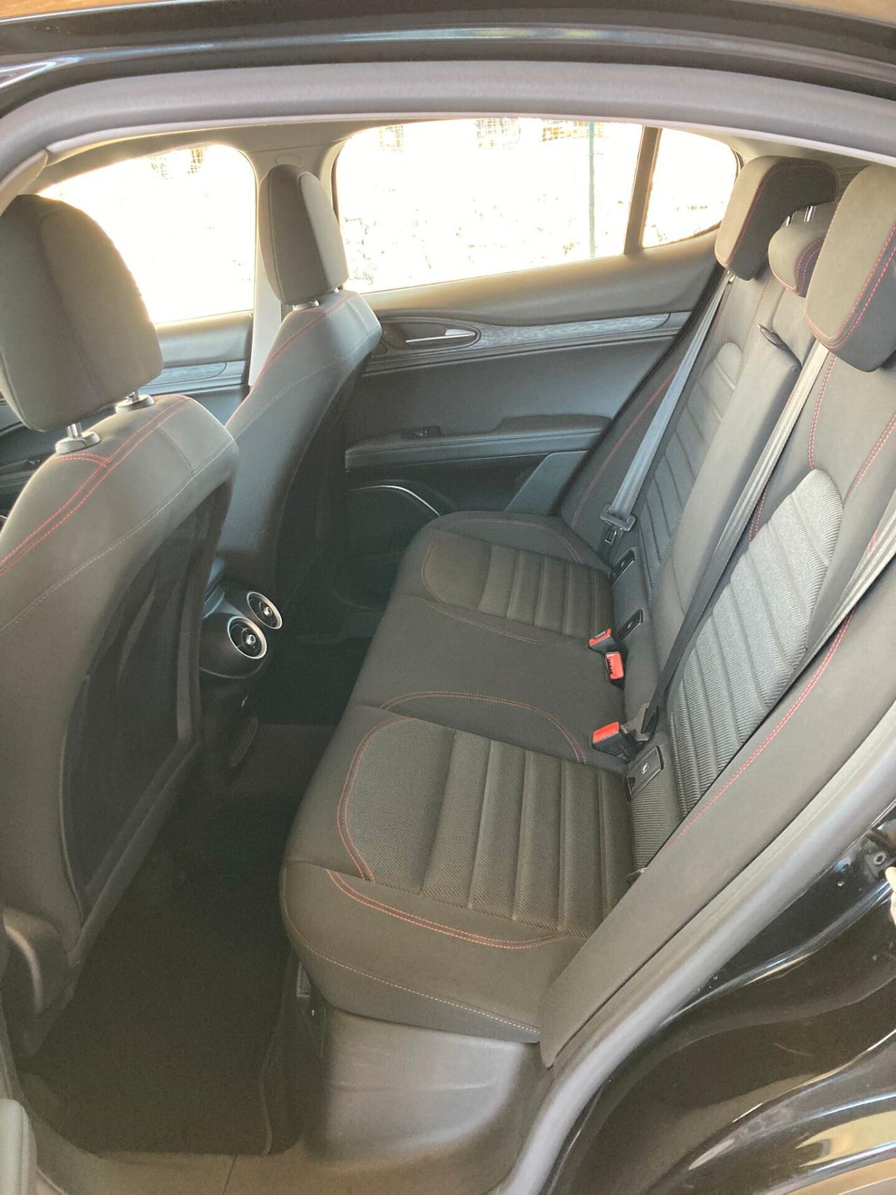 Alfa Romeo Stelvio 2.2 Turbodiesel 160 CV AT8 RWD Rosso Edizione