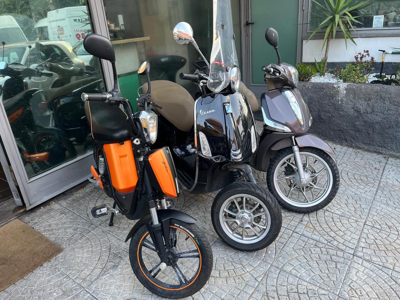 Piaggio Vespa 125 LX