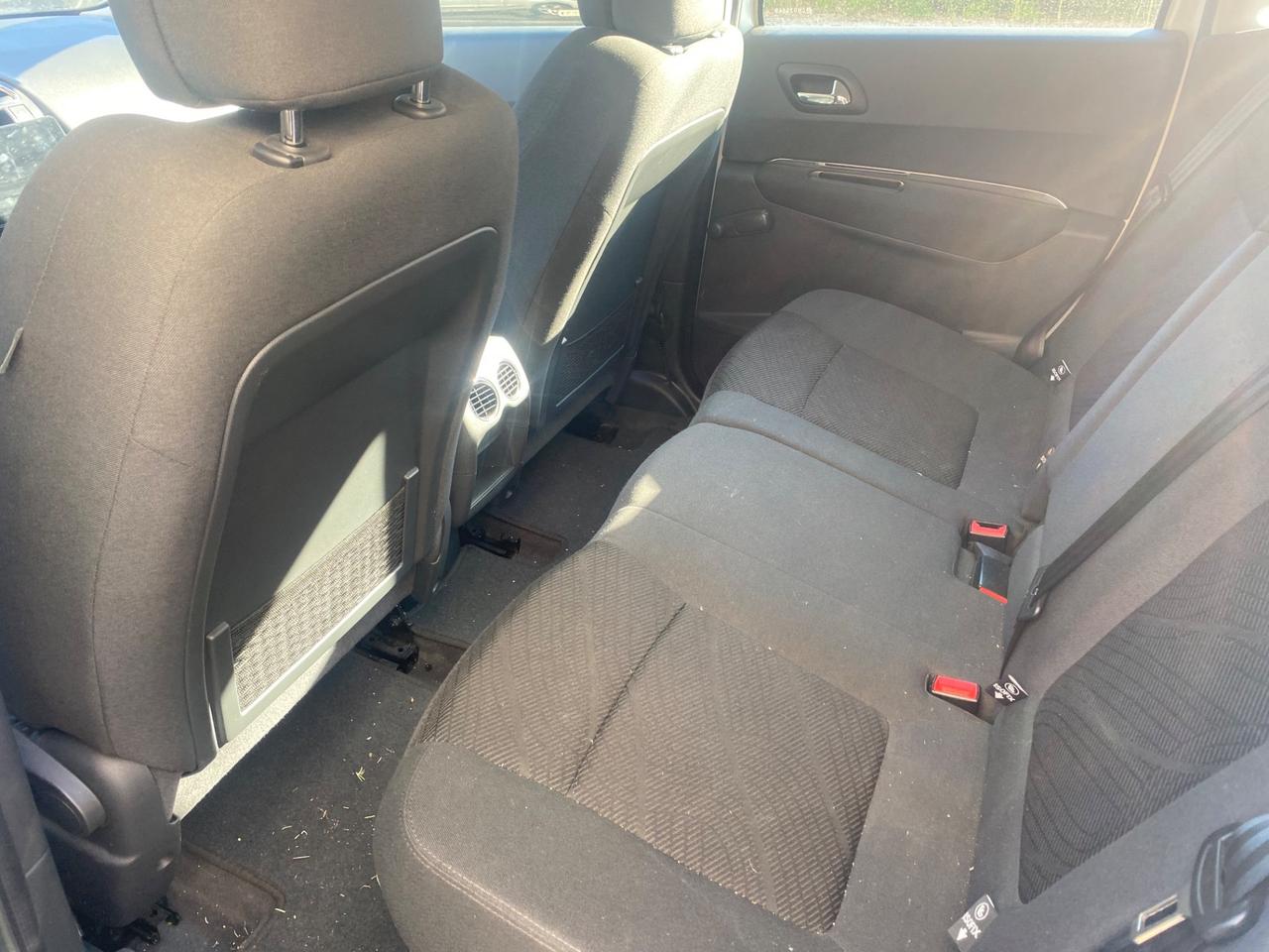 Peugeot 3008 1.6 HDi 112CV Business