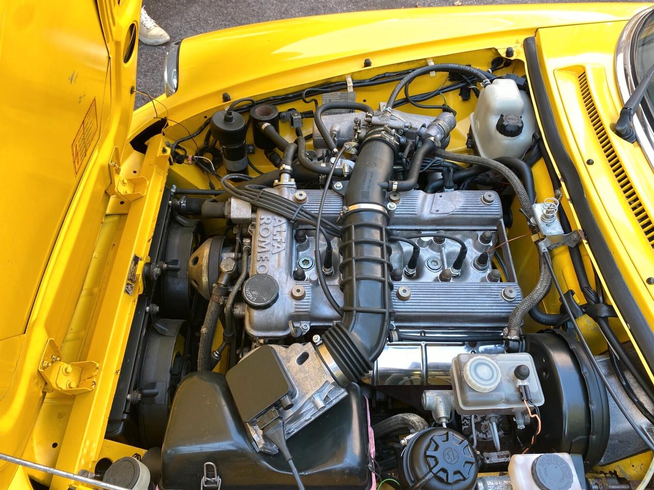 Alfa Romeo DUETTO SPIDER