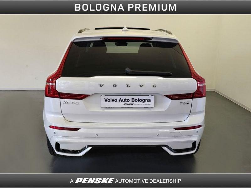 Volvo XC60 T6 Plug-in hybrid AWD automatico Plus Dark