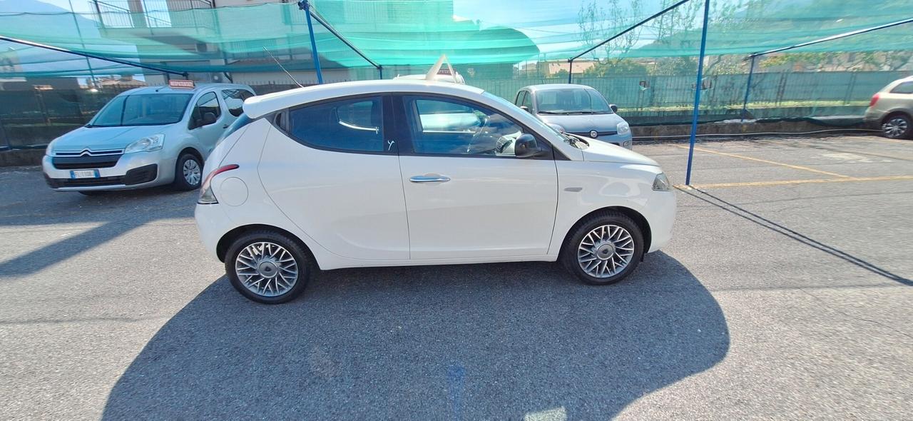 Lancia Ypsilon 1.2 69 CV 5 porte Gold