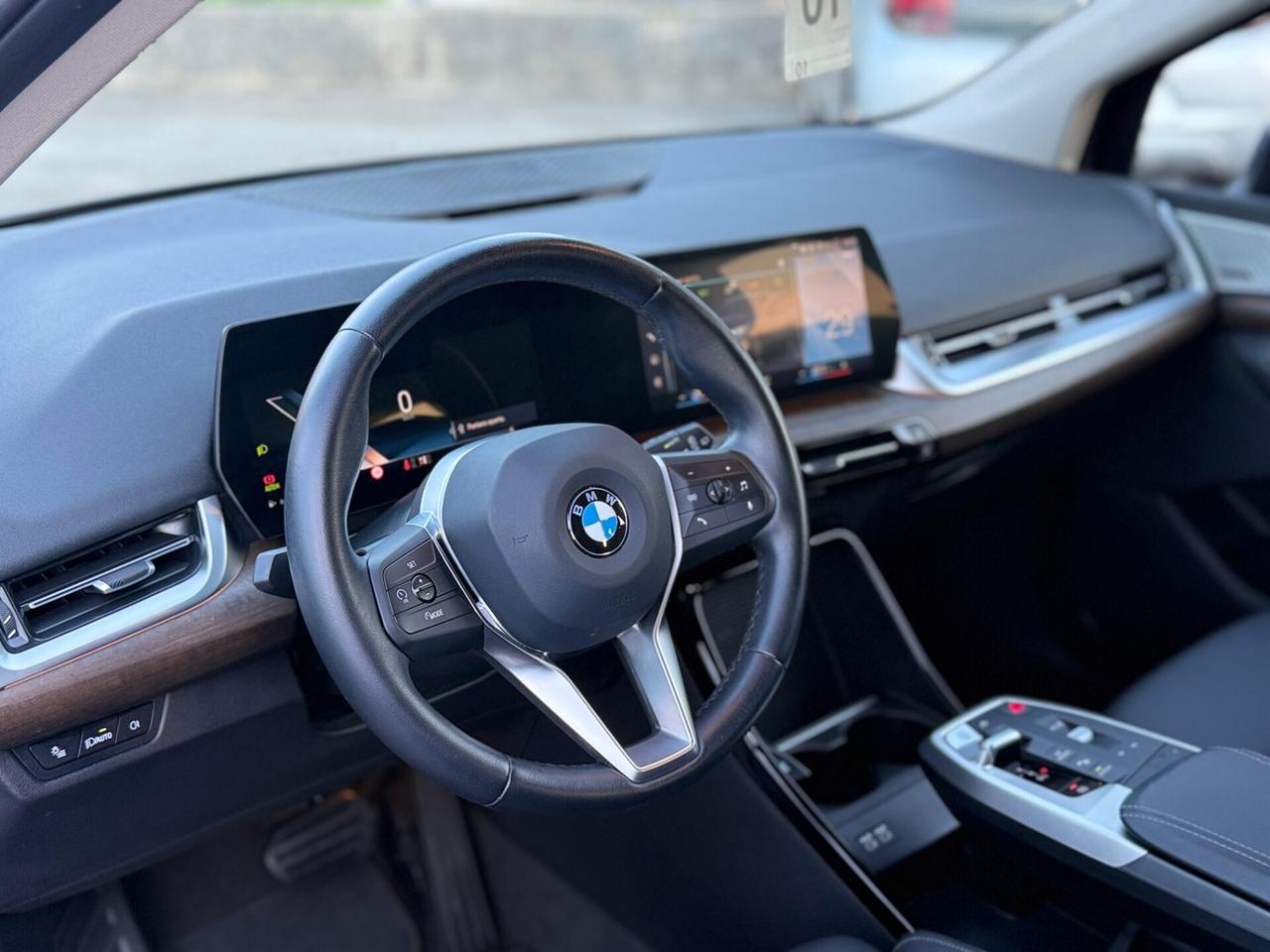 218d Active Tourer Luxury