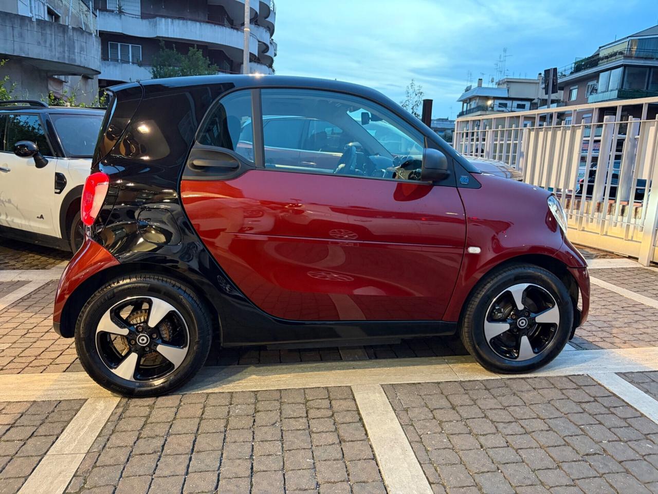 Smart ForTwo EQ Passion 22kW - SOLO 27.374Km !!