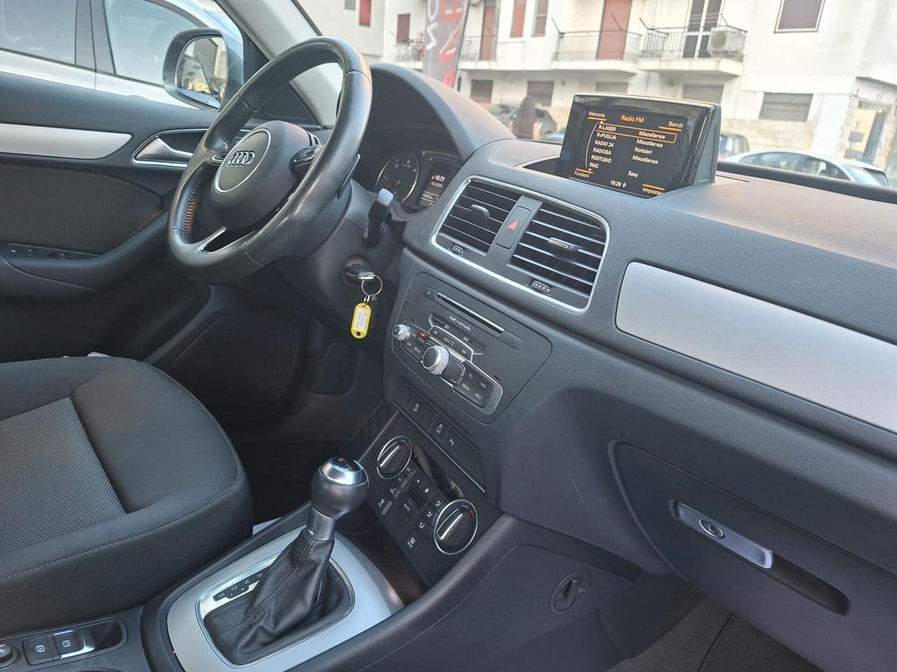 Audi Q3 2.0 TDI 150 CV S tronic * Navi * Garantita 12 Mesi