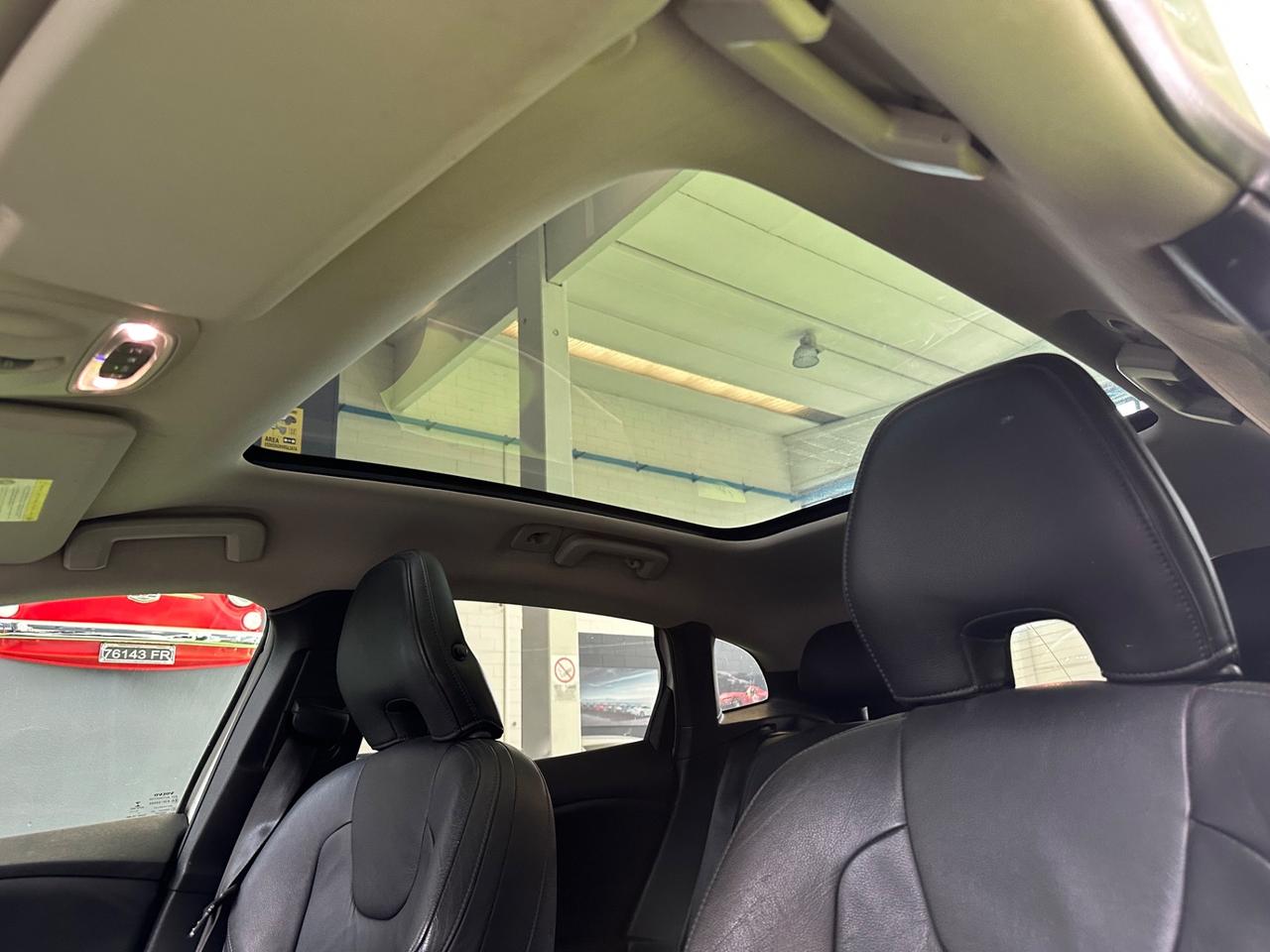Volvo V40 2.0 D4 Geartronic R-design 177cv