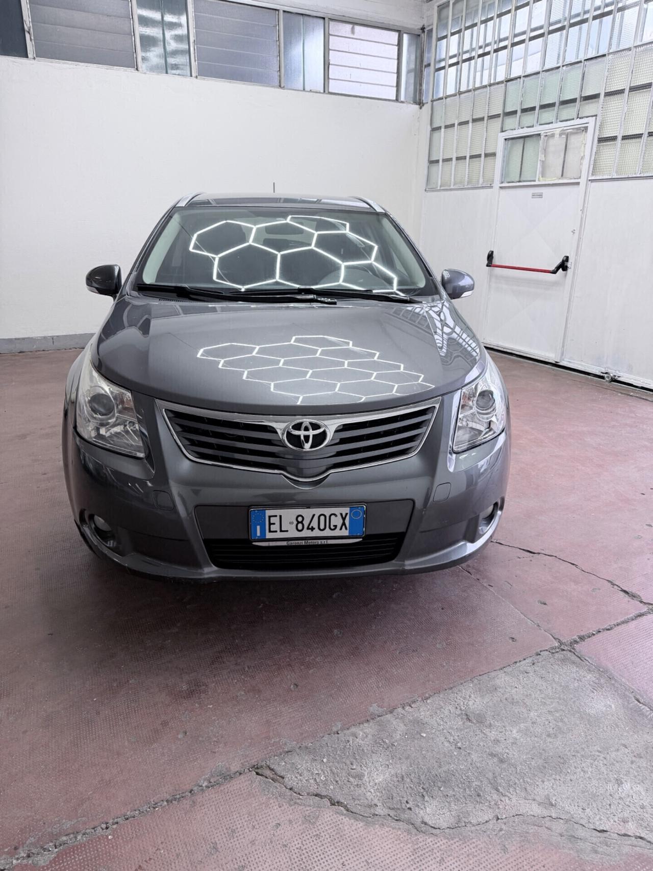 Toyota Avensis 2.2 D-Cat aut. Wagon Lounge