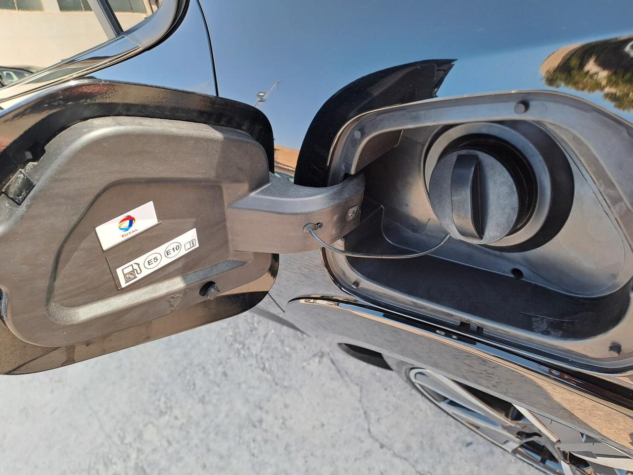 Peugeot 208 PureTech 130 Stop&Start EAT8 5 porte GT