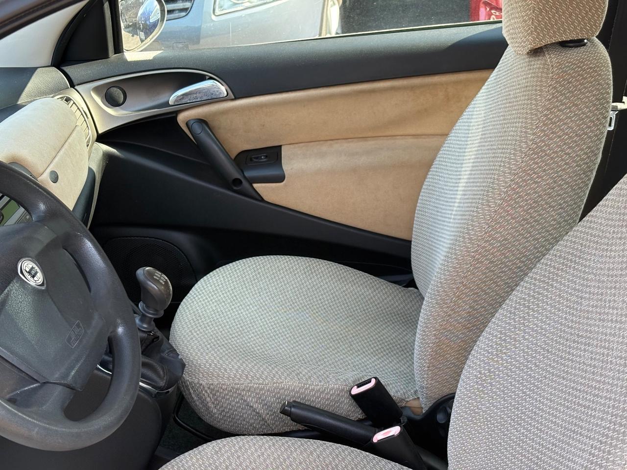 Lancia Ypsilon 1.2 Oro Bianco
