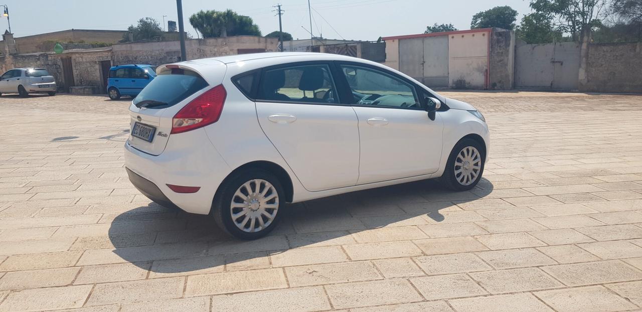 Ford Fiesta 1.4 TDCi 70CV 5 porte Titanium UNICO PROPRIETARIO