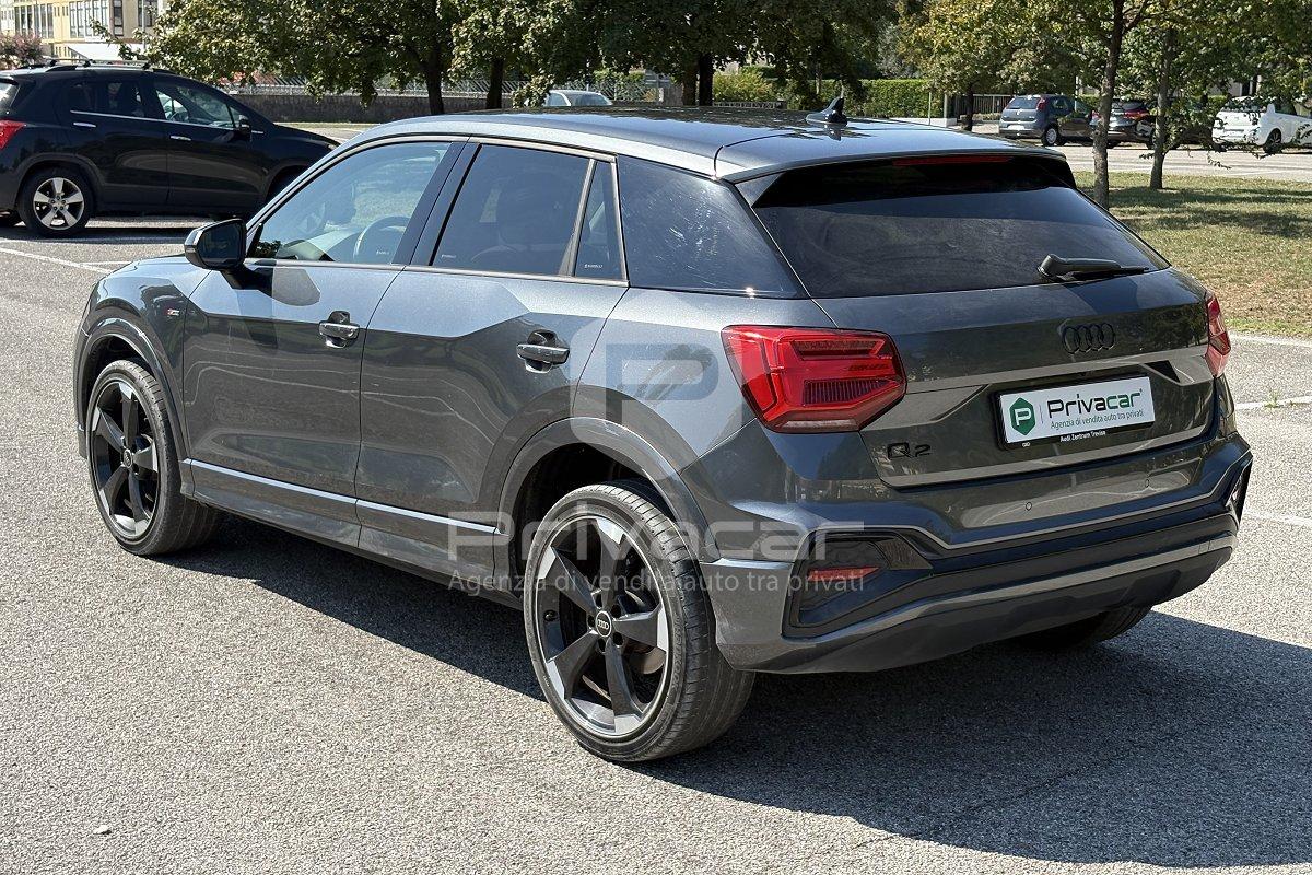 AUDI Q2 30 TDI S tronic Identity Black