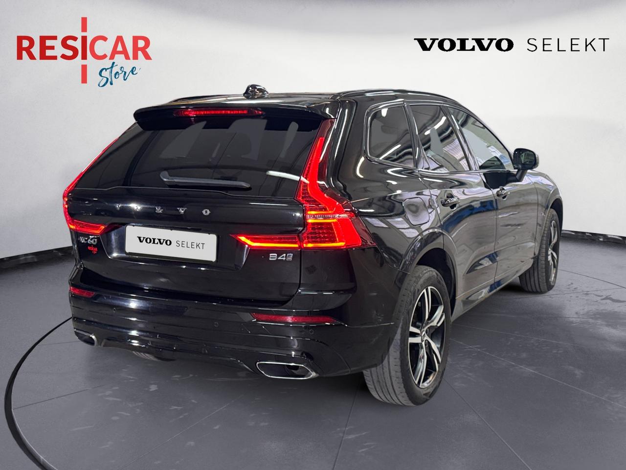 VOLVO XC60 2.0 b4 R-design awd auto