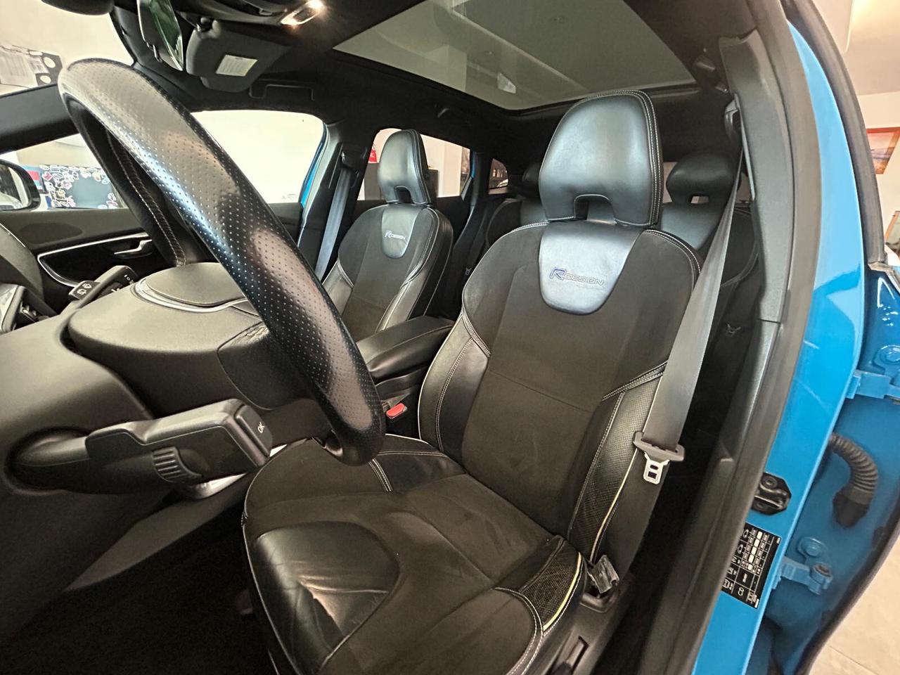 Volvo V40 T3 R-design