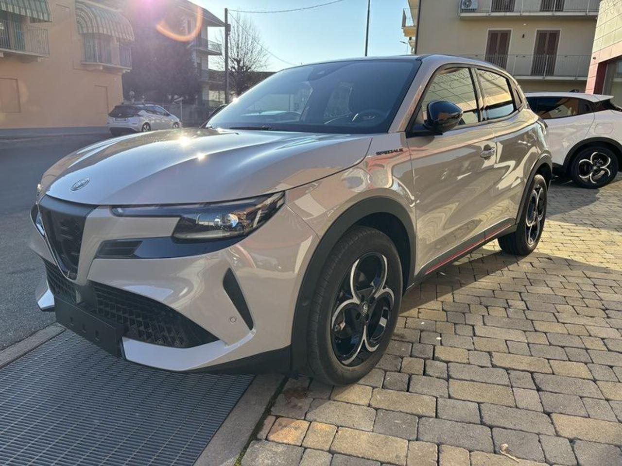 Alfa Romeo Junior 1.2 136 CV Hybrid eDCT6 Speciale FULL LED-NAVI-18"