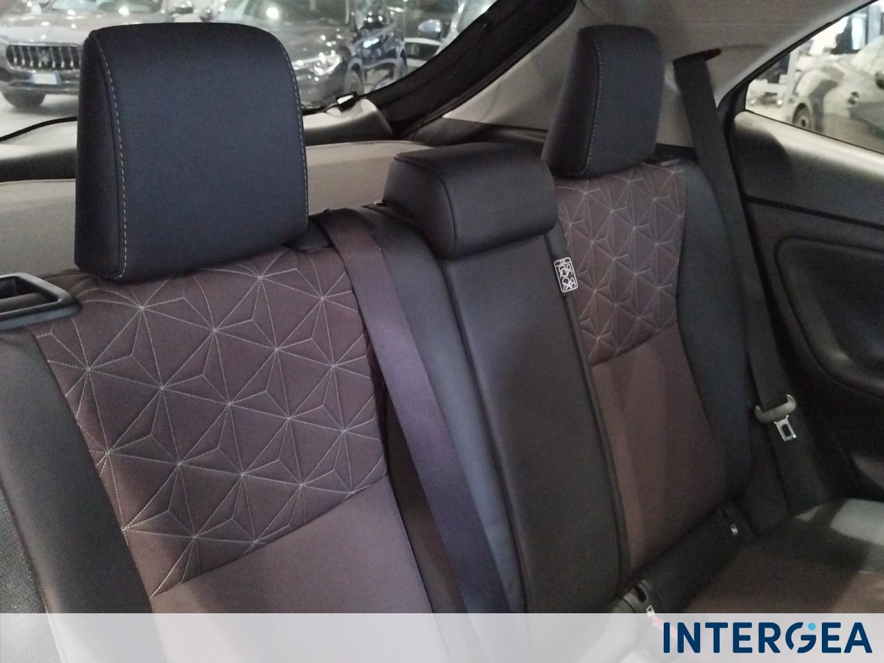 TOYOTA Yaris Cross 1.5h Lounge fwd 116cv e-cvt