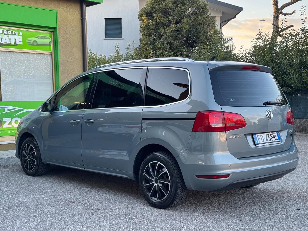 Volkswagen Sharan 2.0 TDI DSG Highline 7 posti