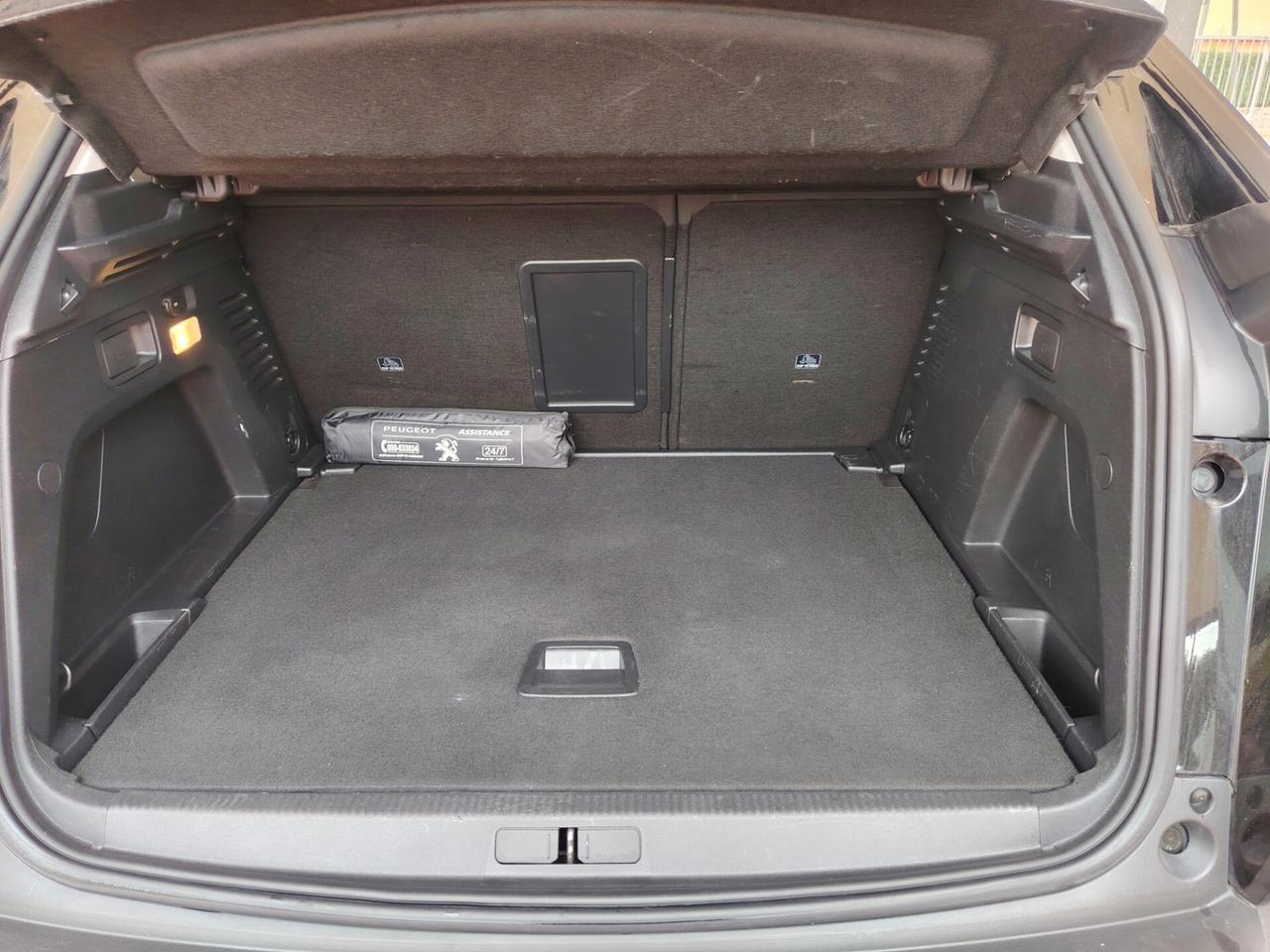 Peugeot 3008 BlueHDi 130 Business sport full opt tetto