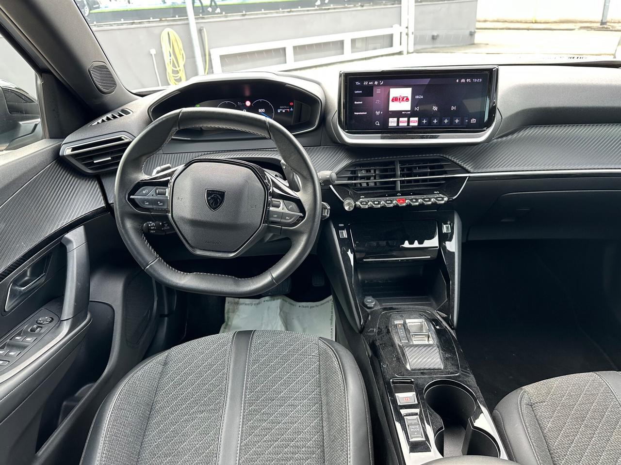Peugeot 2008 BlueHDi 130 ALLURE