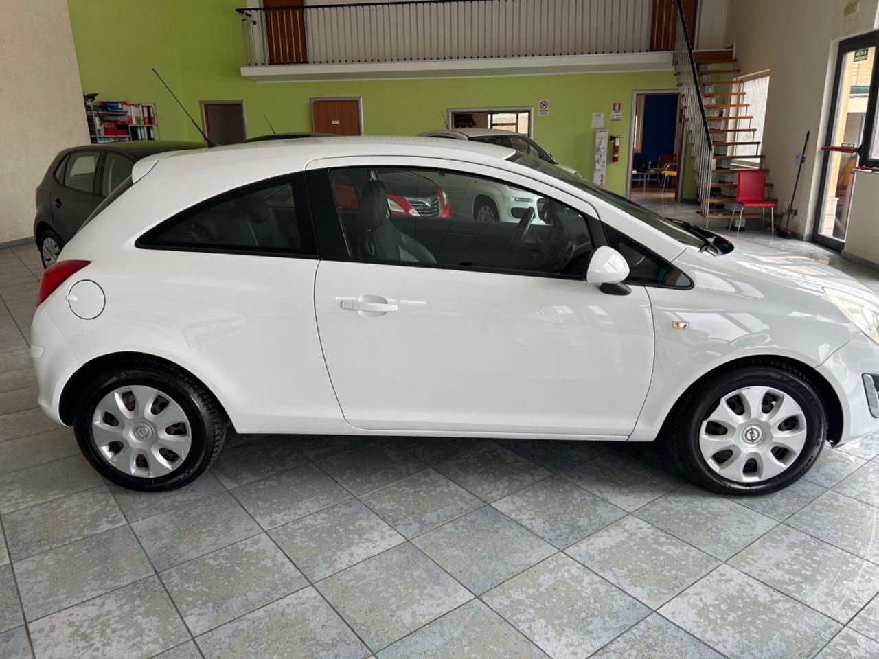 Opel Corsa 1.2 85CV 3 porte GPL-TECH Edition