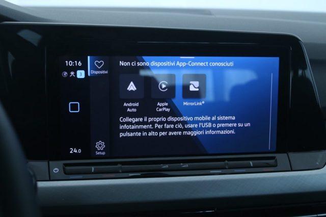 VOLKSWAGEN Golf 1.0 eTSI EVO DSG Life / Neopatentati