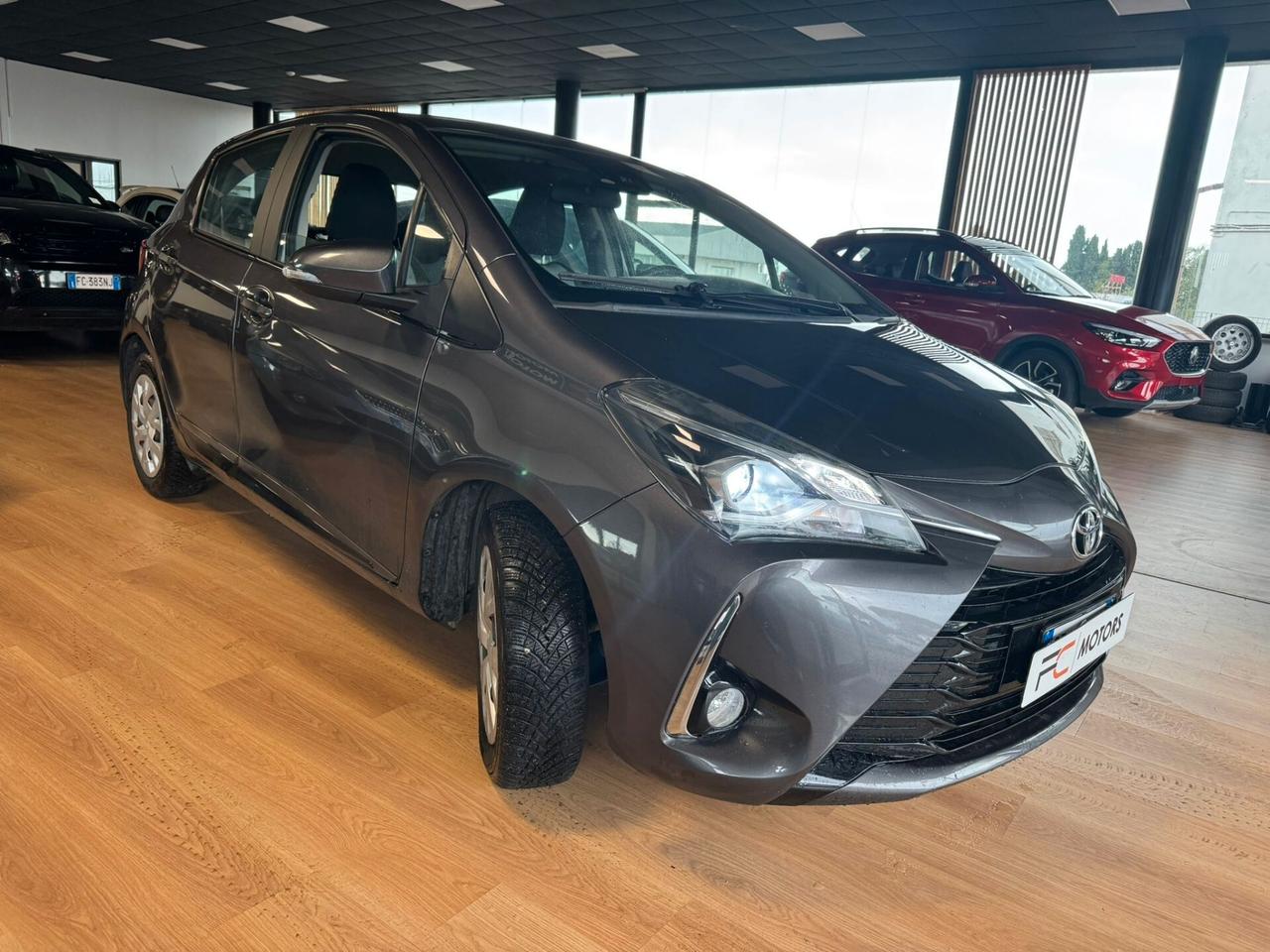 Toyota Yaris 1.0 5p NEOPATENTATI MANUALE-GARANZIA