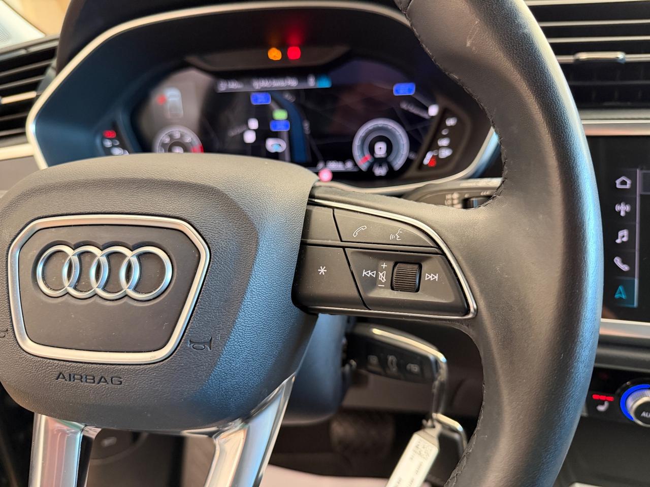 Audi Q3 35 TDI - SPORTBACK S-LINE EDITION