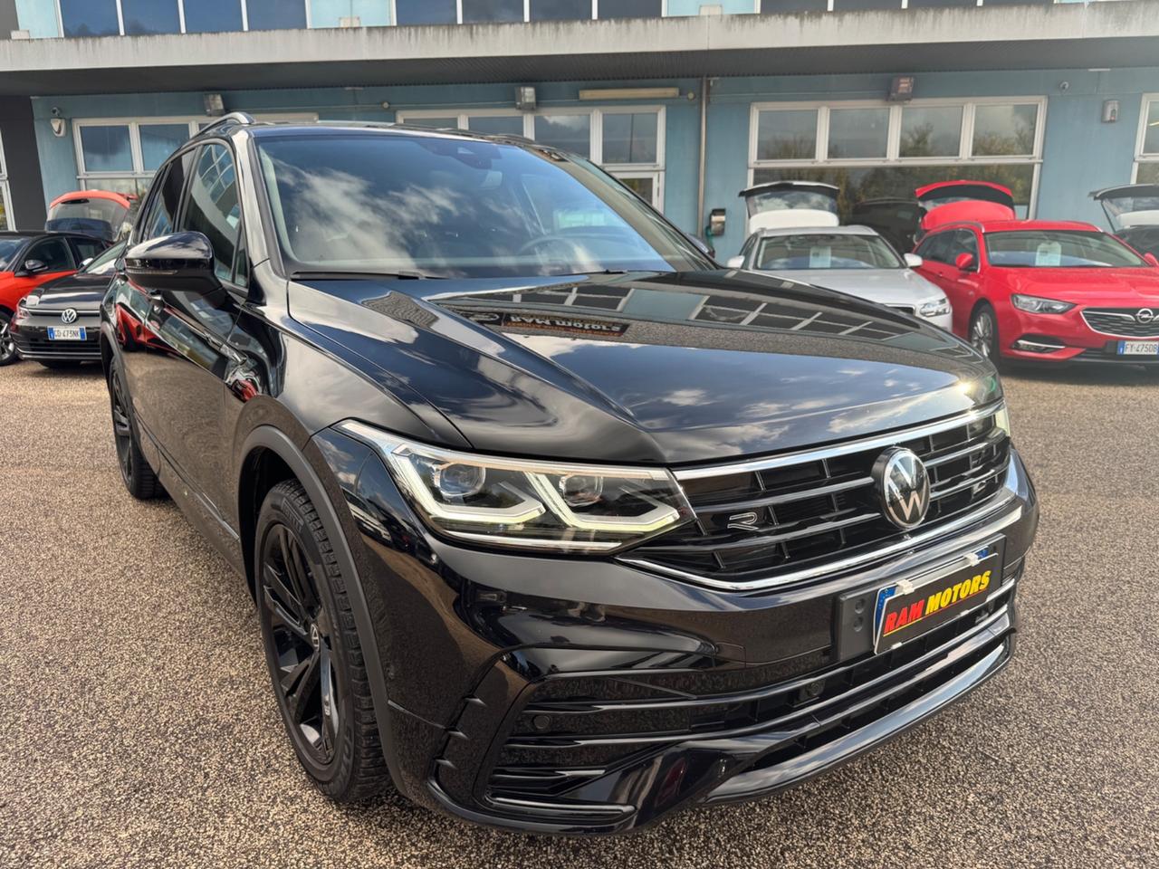 Volkswagen Tiguan 2.0 TDI 150 CV SRC DSG R-Line FULL SERVICE