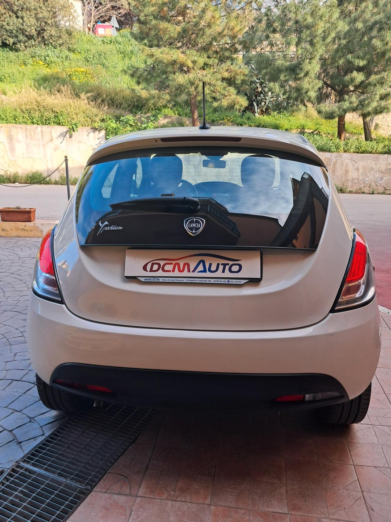 Lancia Ypsilon 1.0 FireFly 5 porte S&S Hybrid Ecochic Silver