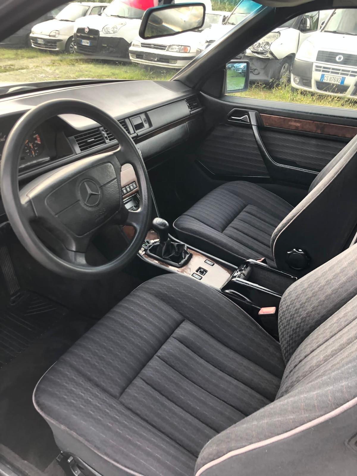 Mercedes-benz 200 CE 2.0