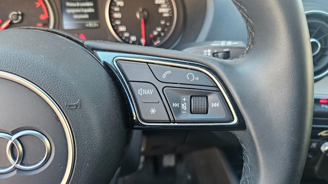 Audi Q2 30 1.0 tfsi 110cv C.MANUALE-NAVY-CAMERA-SED.RISC.