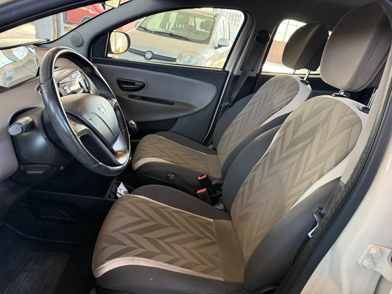 Lancia Ypsilon 1.2 69 CV 5 porte GPL Ecochic Unyca