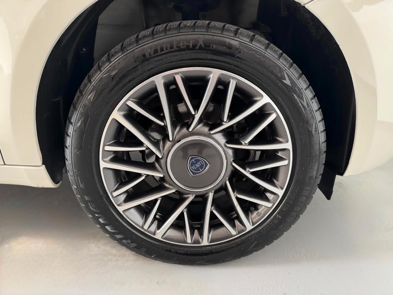 Lancia Ypsilon 1.2 69 CV 5 porte GPL Ecochic Gold