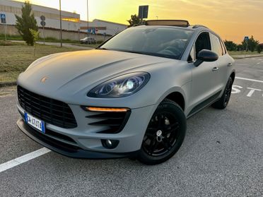 Porsche Macan Macas S con gancio traino di Seire