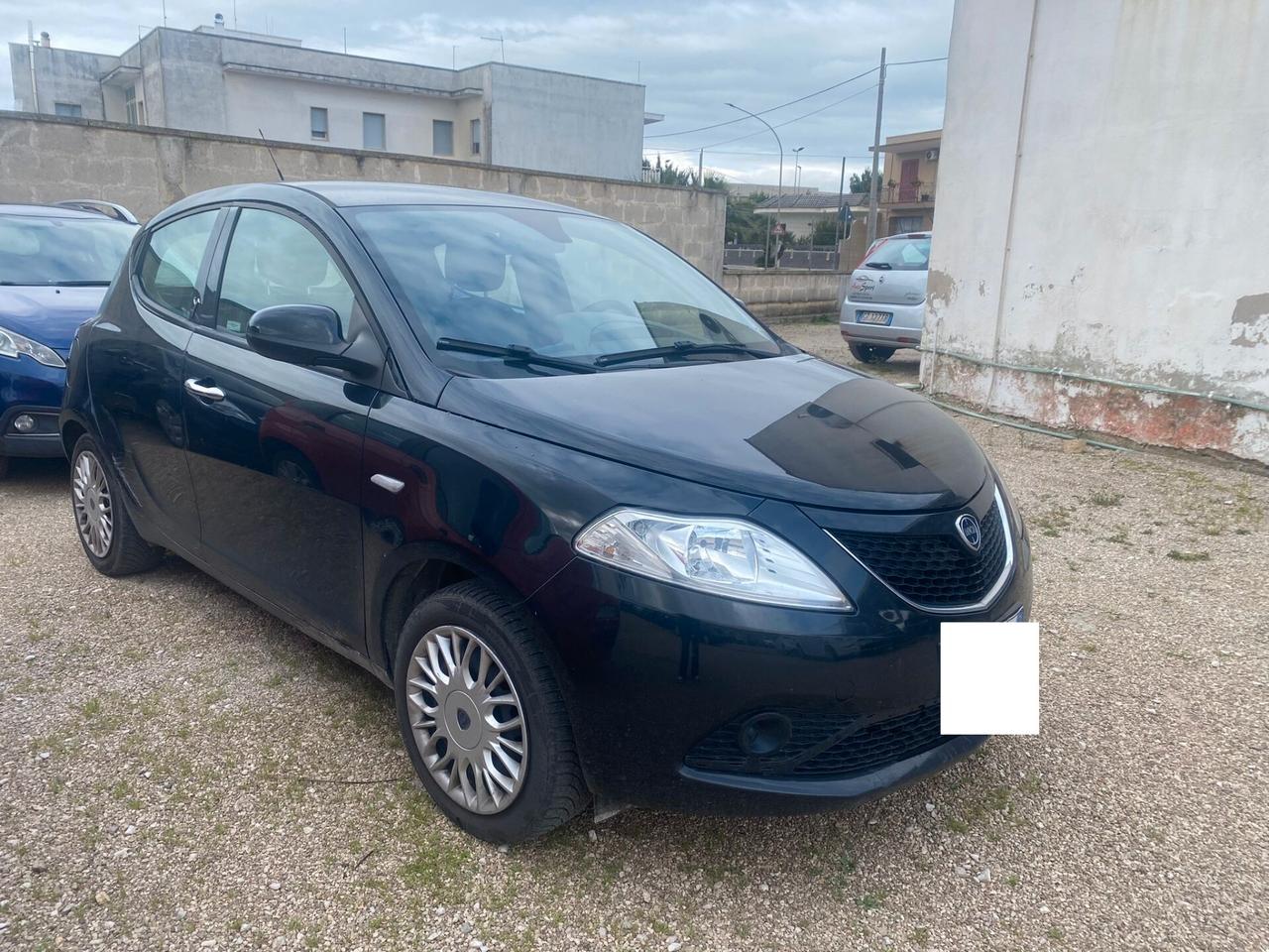 Lancia Ypsilon 1.2 69 CV 5 porte Platinum
