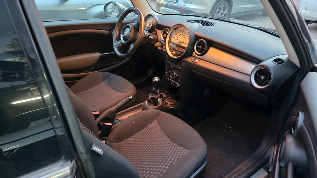 Mini 1.6 16V One (55kW)