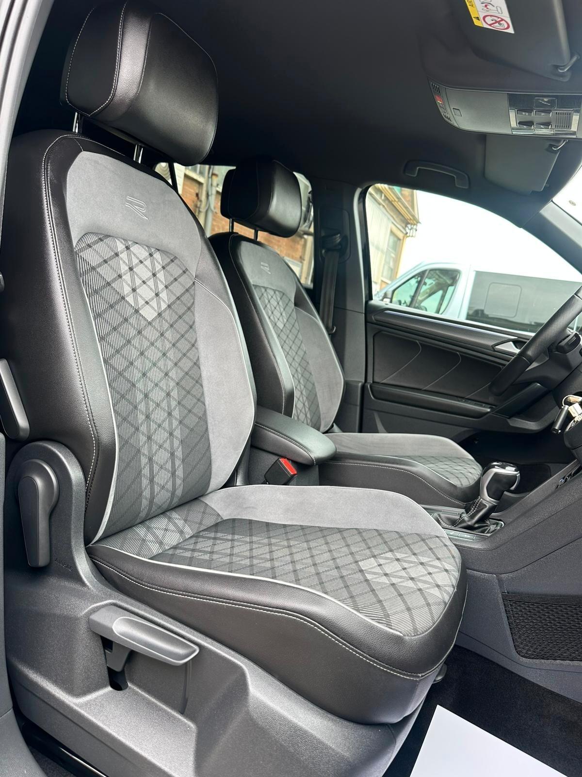 Volkswagen Tiguan 2.0 TDI 150 CV SCR DSG R-Line black pack