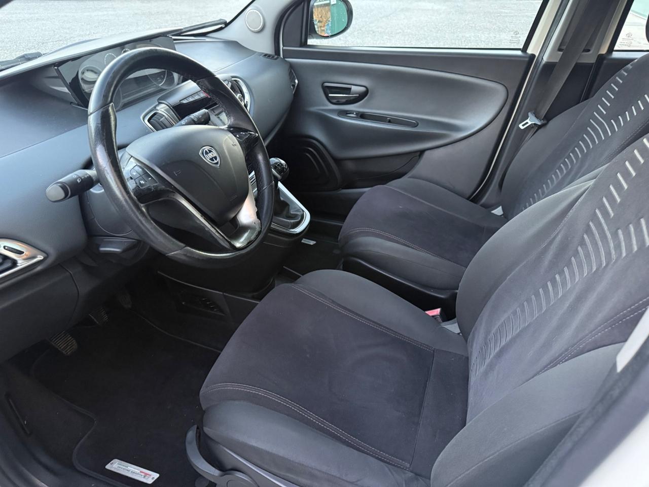 Lancia Ypsilon 1.3 MJT