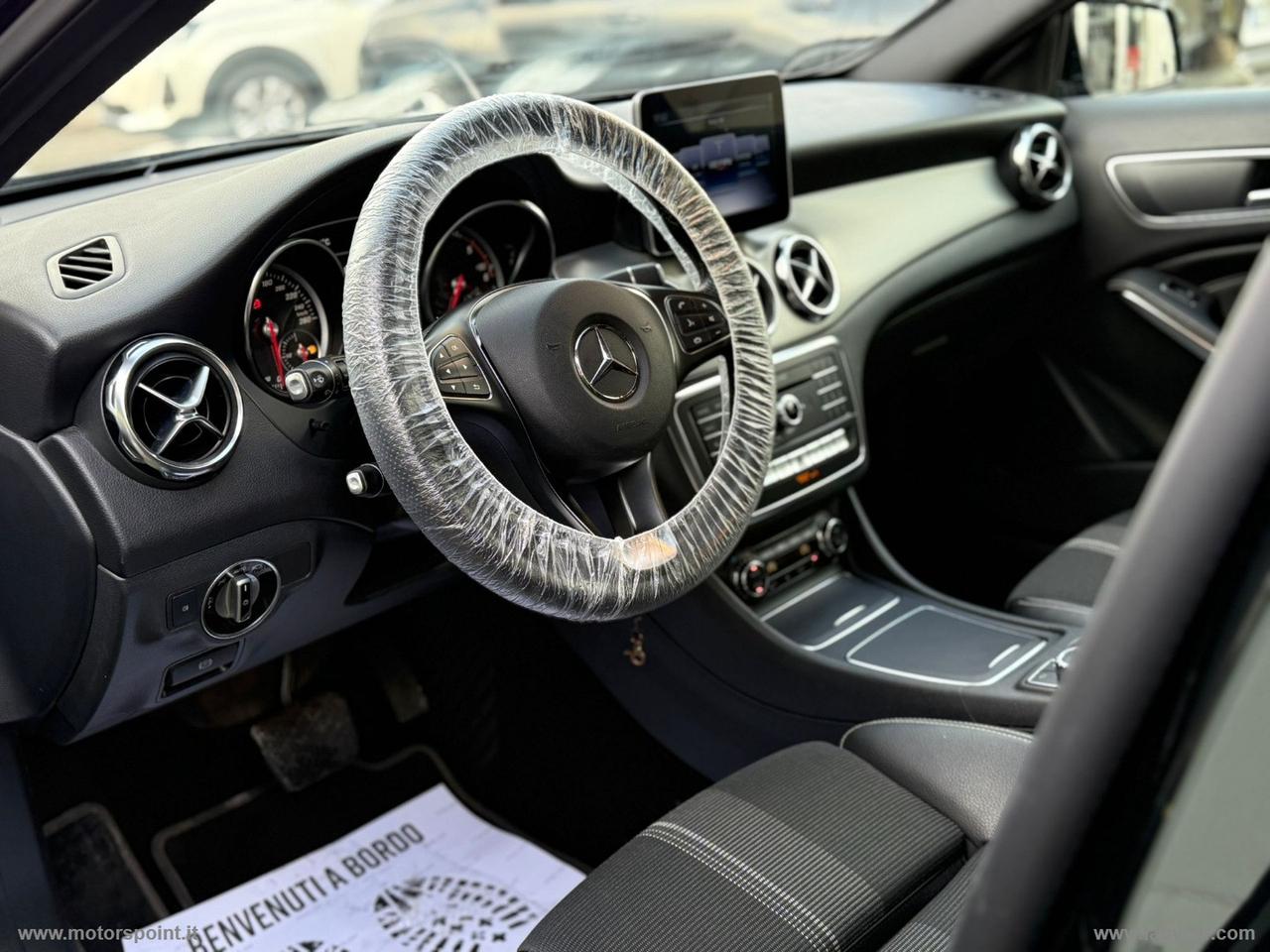 MERCEDES-BENZ GLA 200 d Automatic Sport NEOPATENTATI OK