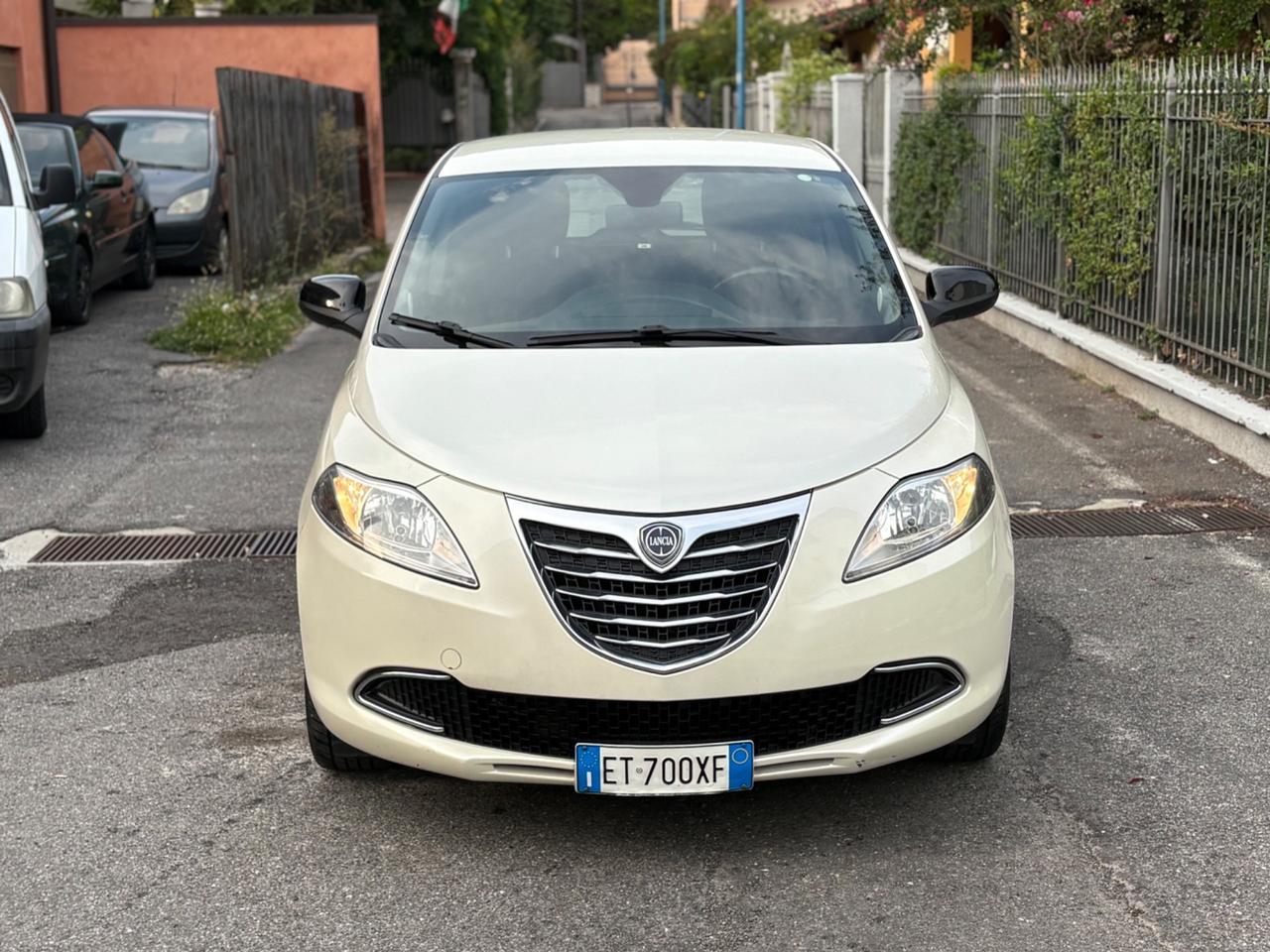 Lancia Ypsilon 1.2 BENZINA Platinum 11/2013 NEOPATENTATI