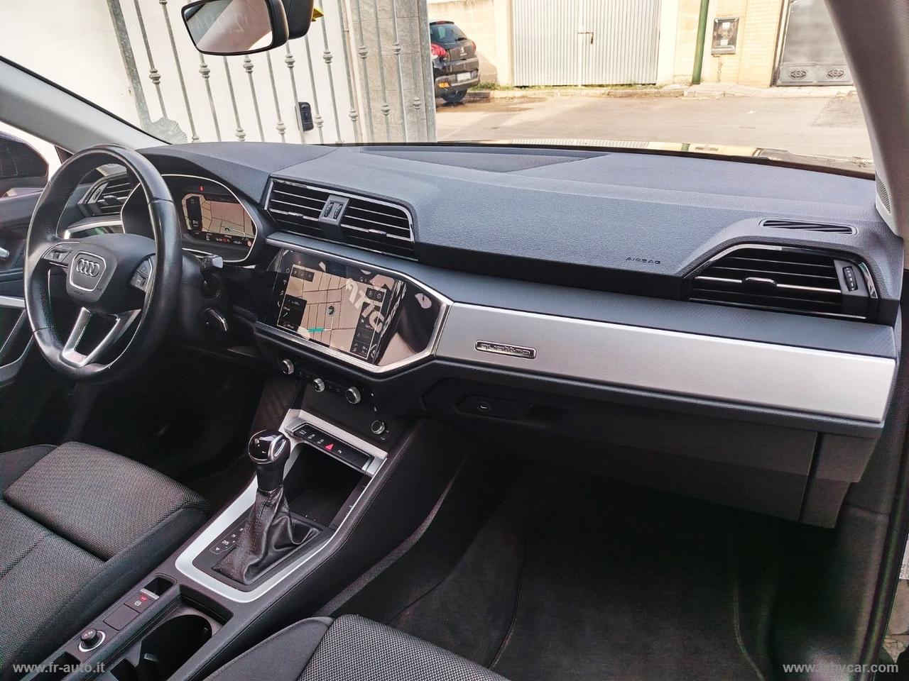 AUDI Q3 SPB 35 TDI quattro S tr. Ident. Black