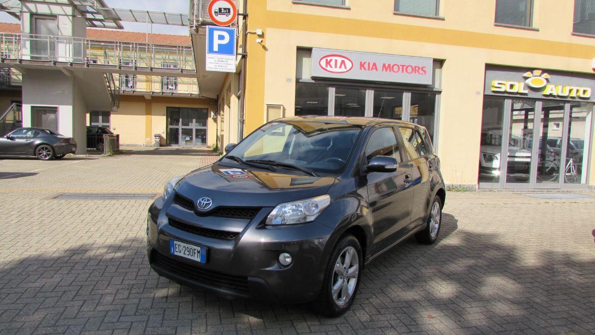 TOYOTA - Urban Cruiser - Cruiser 1.4 D-4D AWD Luxury
