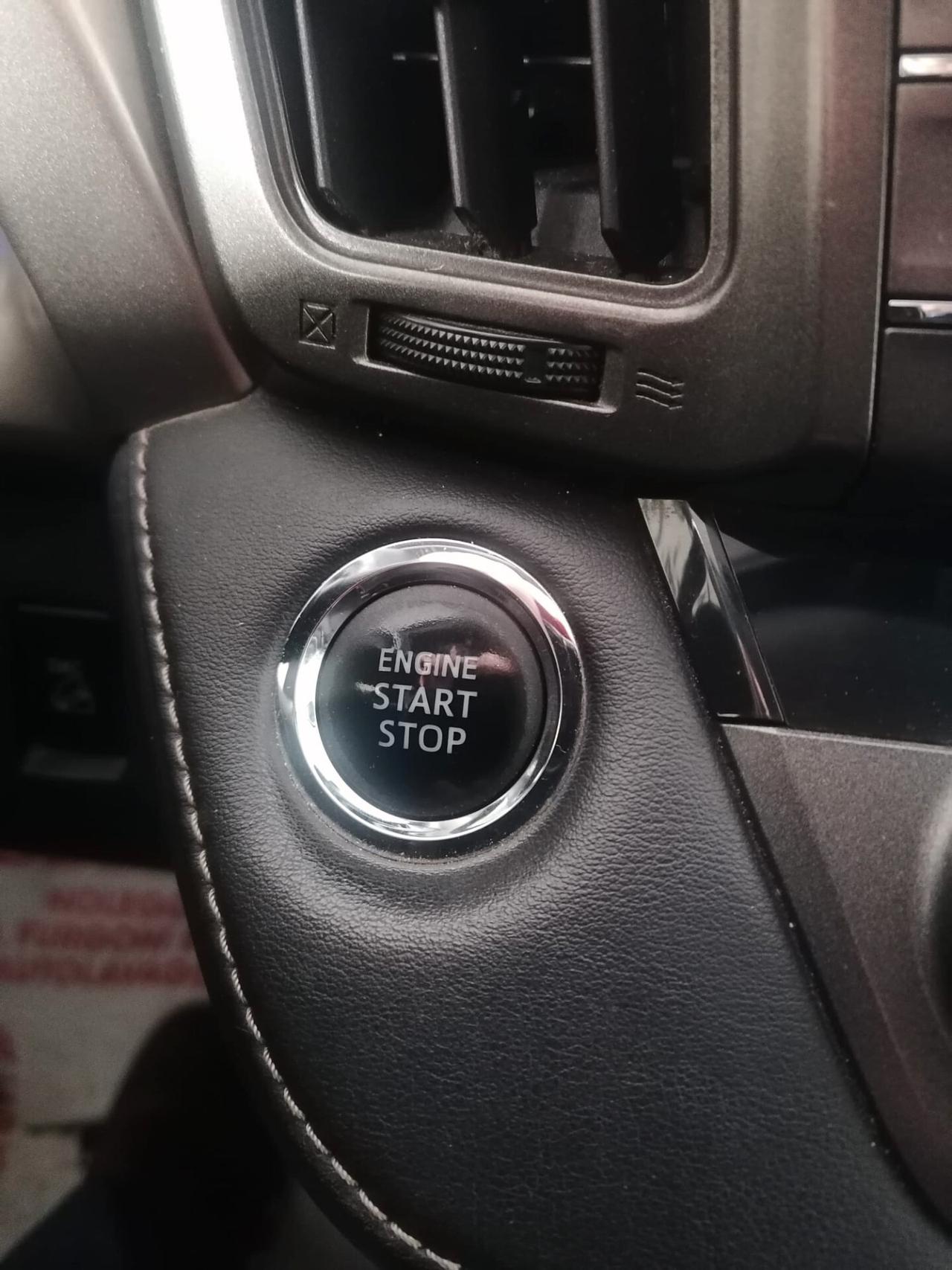 Toyota RAV 4 RAV4 2.2 D-CAT A/T 4WD Lounge White Ed.