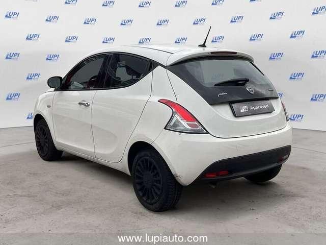 Lancia Ypsilon 1.0 firefly hybrid Silver s&s 70cv