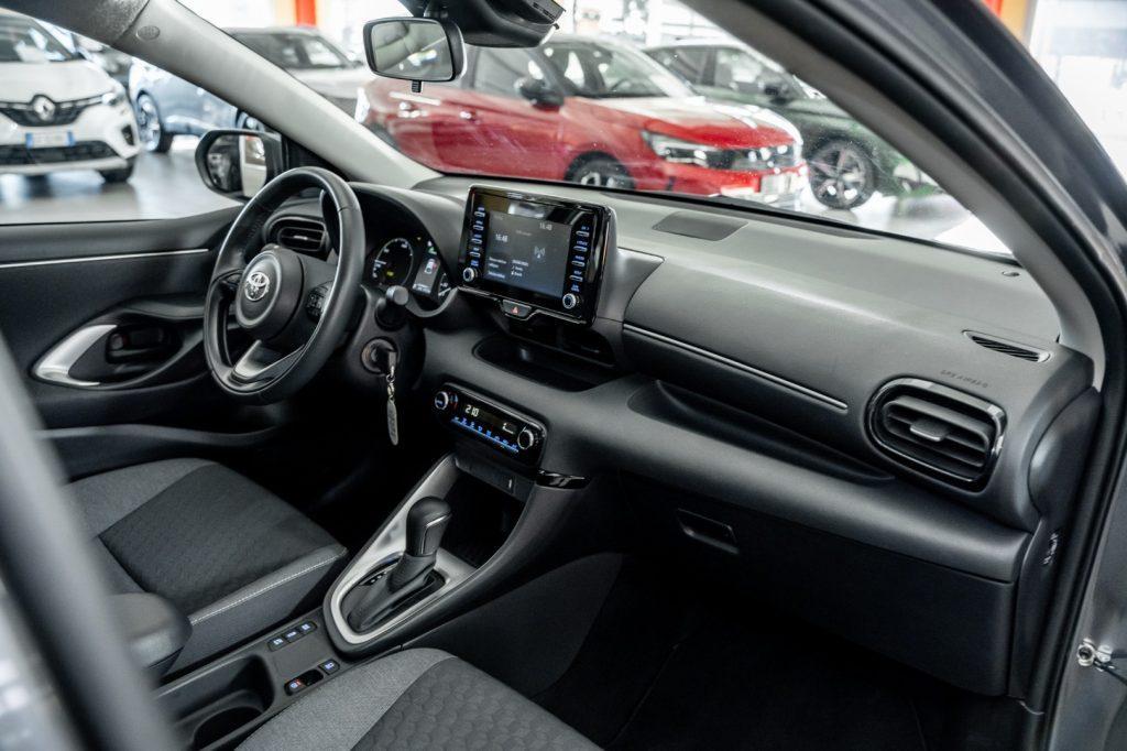 TOYOTA Yaris 1.5 Hybrid 5 porte Active