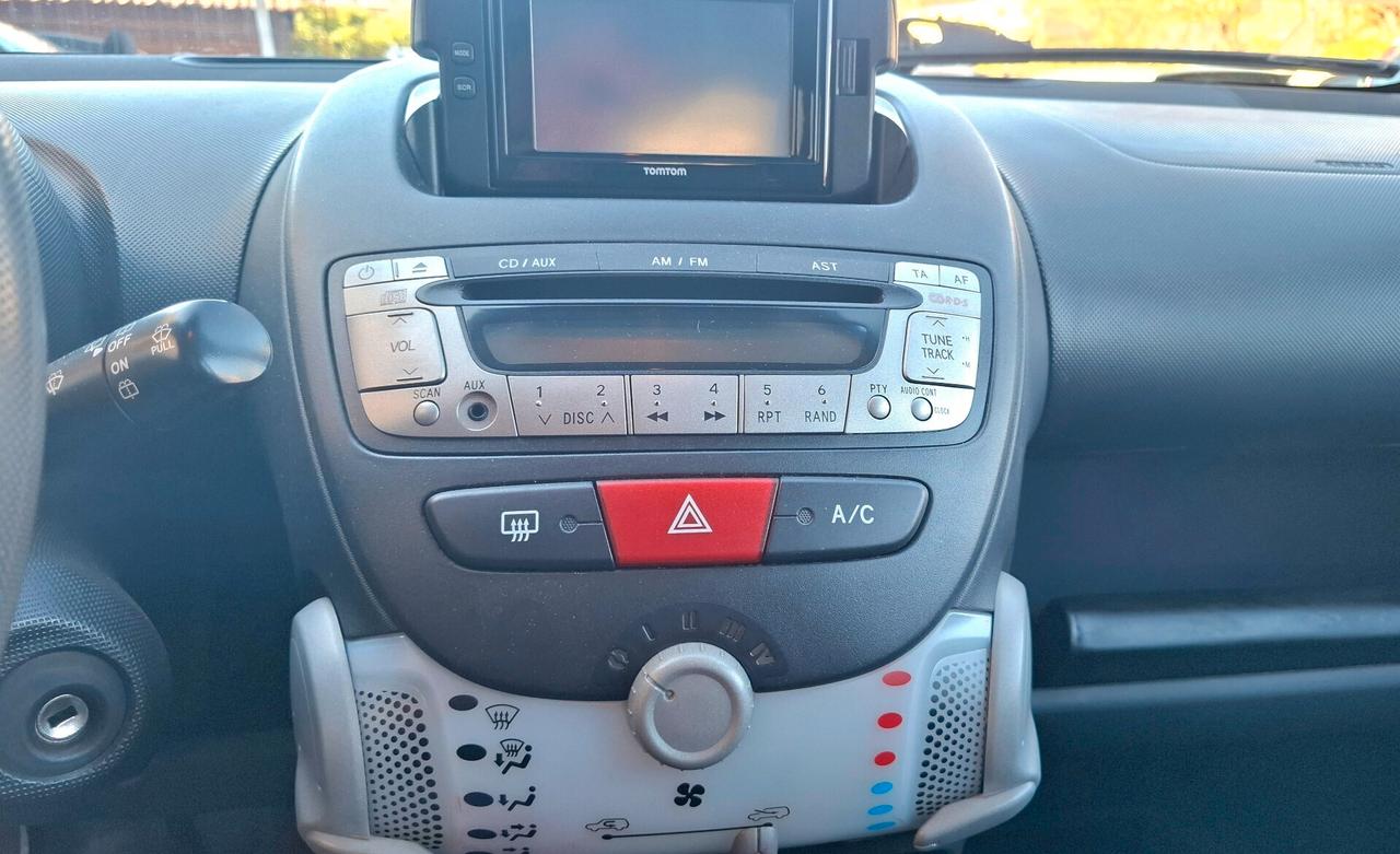 AYGO 1.0 12V VVT-i 5 porte Cool Soda Connect